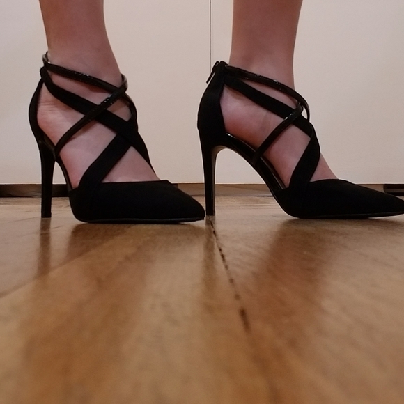 Nine West Shoes - Nine West Cross Strap Pump